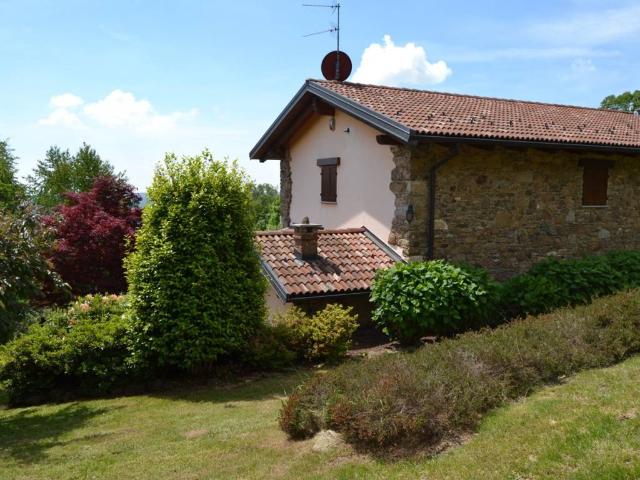 Villa Indipendente in vendita a Piemonte, Biella