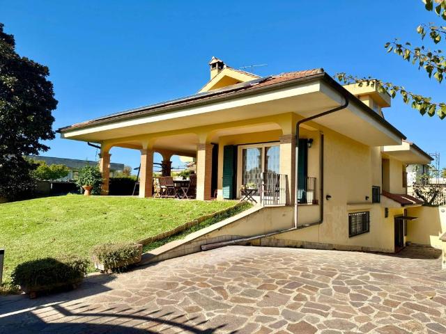 Villa Indipendente in vendita a Cretarossa, Roma Capitale