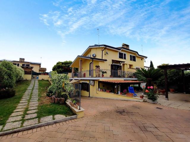 Villa Indipendente in vendita a Cioccati, Roma Capitale
