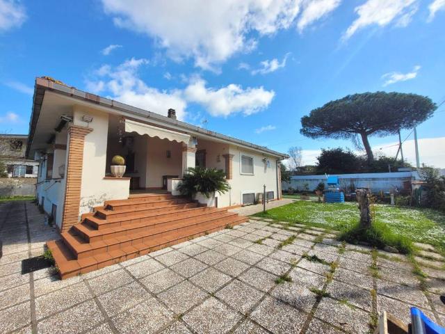 Villa Indipendente in vendita a Cioccati, Roma Capitale