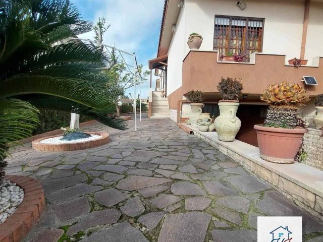 Villa Indipendente in vendita a Cretarossa, Roma Capitale