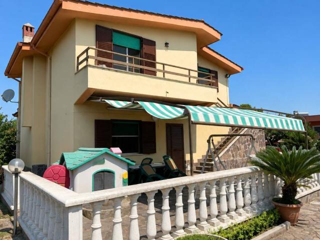 Villa Indipendente in vendita a Ospedaletto, Roma Capitale