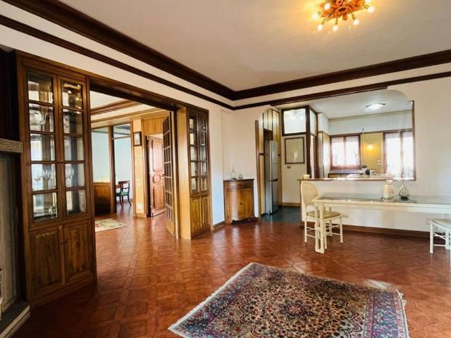 Villa Indipendente in vendita a Borgo Medievale, Roma Capitale