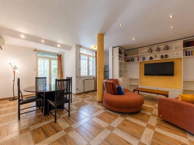 Villa Indipendente in vendita a Borgo Medievale, Roma Capitale