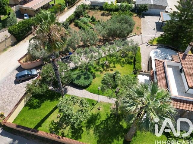 Villa Indipendente in vendita a Borgo Medievale, Roma Capitale