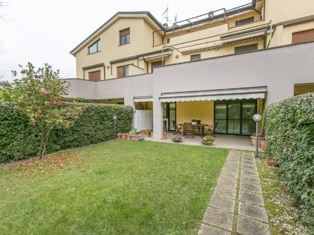 Villa Indipendente in vendita a Borgo Medievale, Roma Capitale