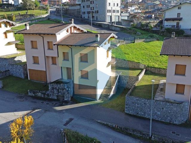 Villa Indipendente in vendita a Comunità montana della valle Camonica, Niardo