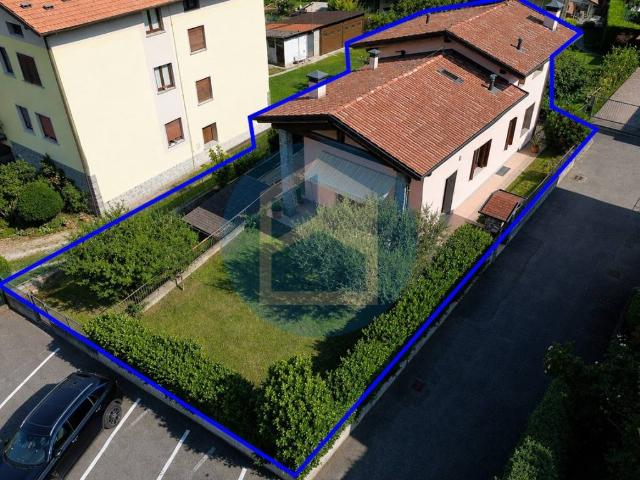 Villa Indipendente in vendita a Comunità montana della valle Camonica, Niardo