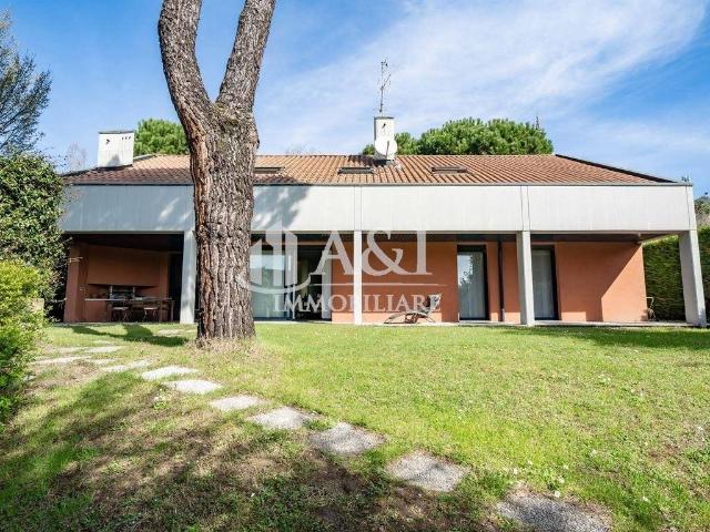 Villa Indipendente in vendita a Nibionno, Lombardia
