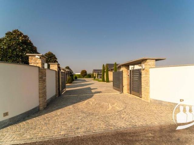 Villa Indipendente in vendita a Nichelino, Torino
