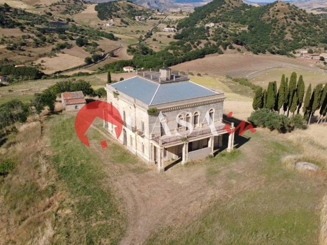 Villa Indipendente in vendita a Nicosia, Sicilia