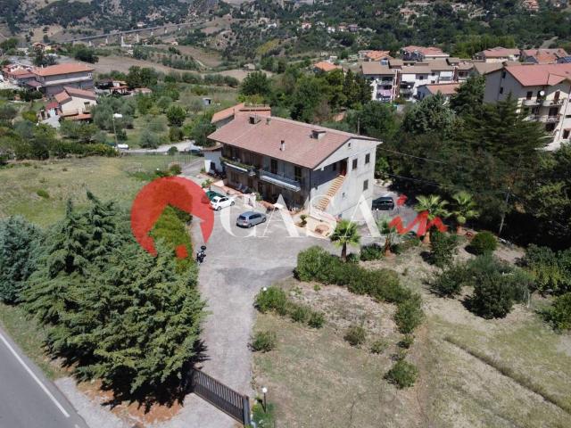 Villa Indipendente in vendita a Nicosia, Sicilia