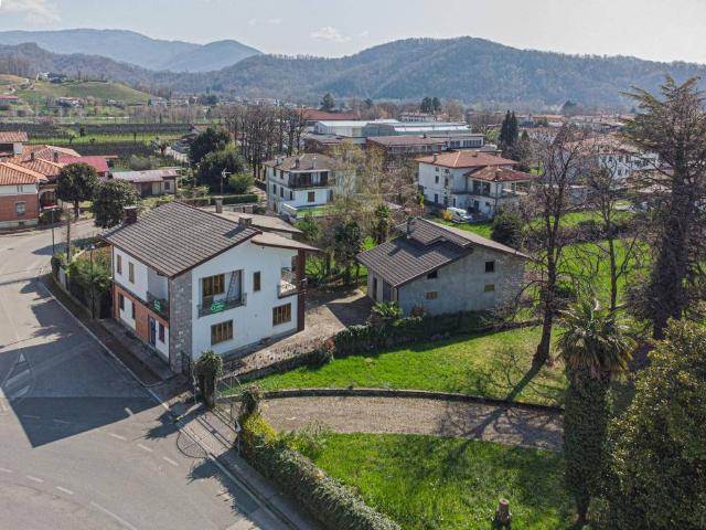 Villa Indipendente in vendita a Nimis, Friuli-Venezia Giulia