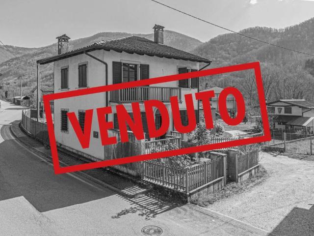 Villa Indipendente in vendita a Nimis, Friuli-Venezia Giulia