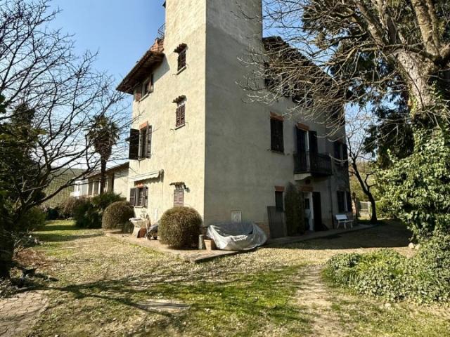 Villa Indipendente in vendita a Piemonte, Asti