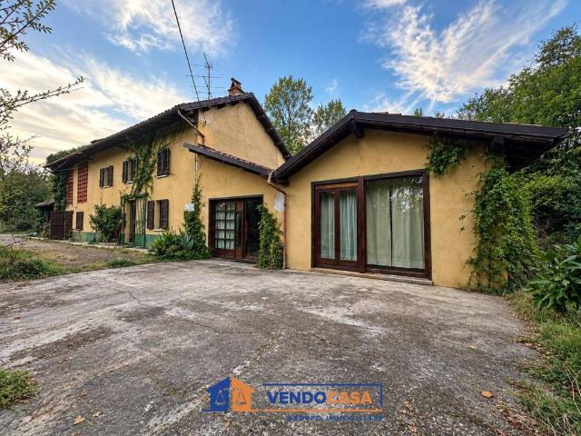 Villa Indipendente in vendita a Nizza Monferrato, Asti