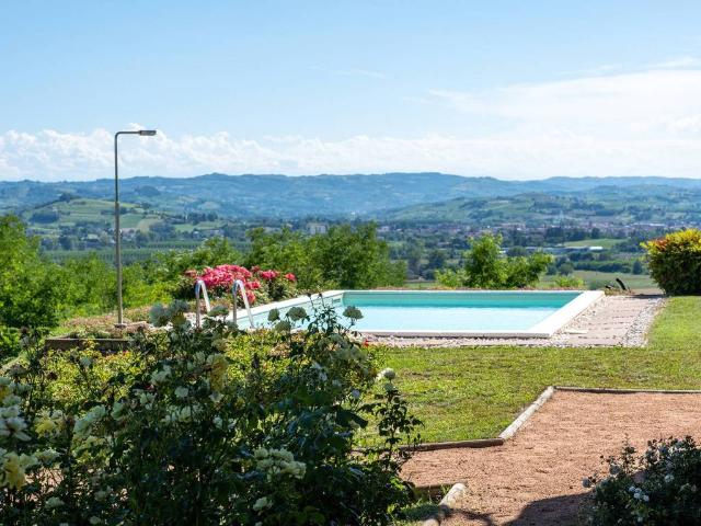 Villa Indipendente in vendita a Piemonte, Asti