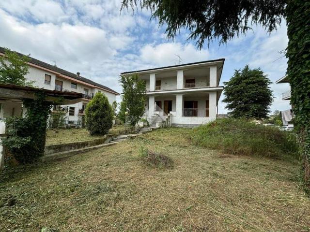 Villa Indipendente in vendita a Piemonte, Asti