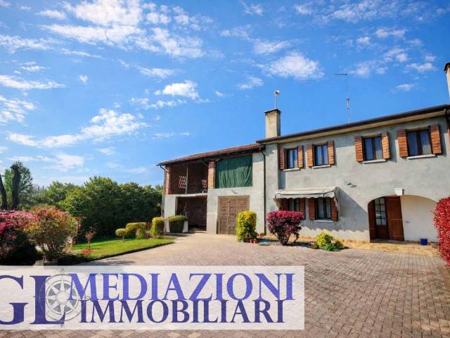 Villa Indipendente in vendita a Noale, Veneto