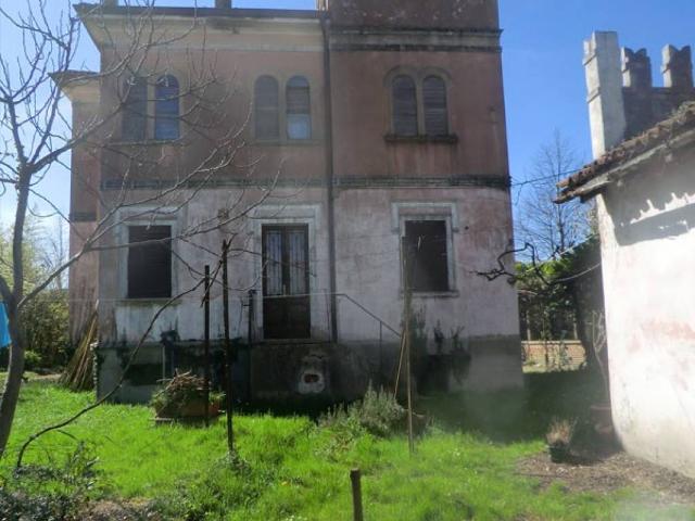Villa Indipendente in vendita a Noale, Veneto