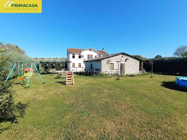 Villa Indipendente in vendita a Noale, Veneto