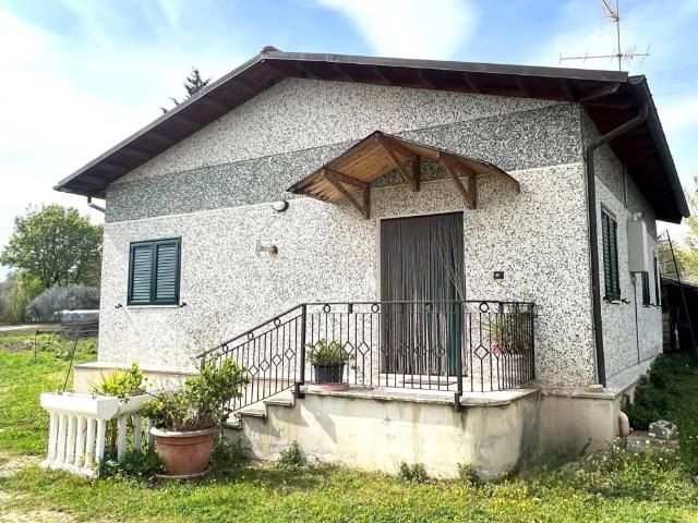 Villa Indipendente in vendita a Nocciano, Abruzzo
