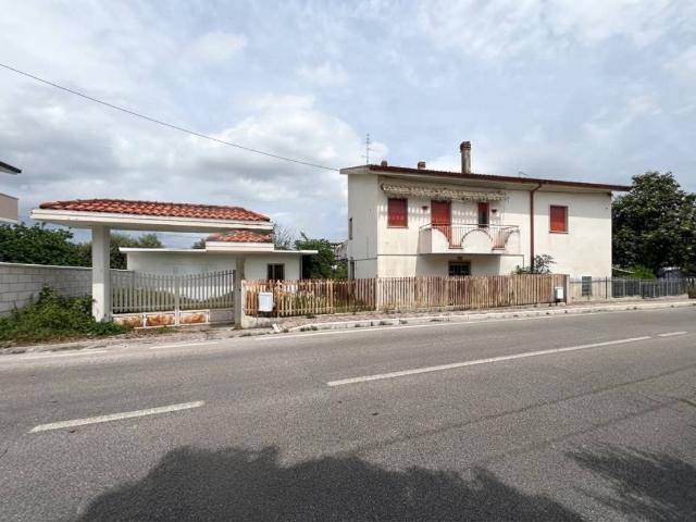 Villa Indipendente in vendita a Catignano, Pescara