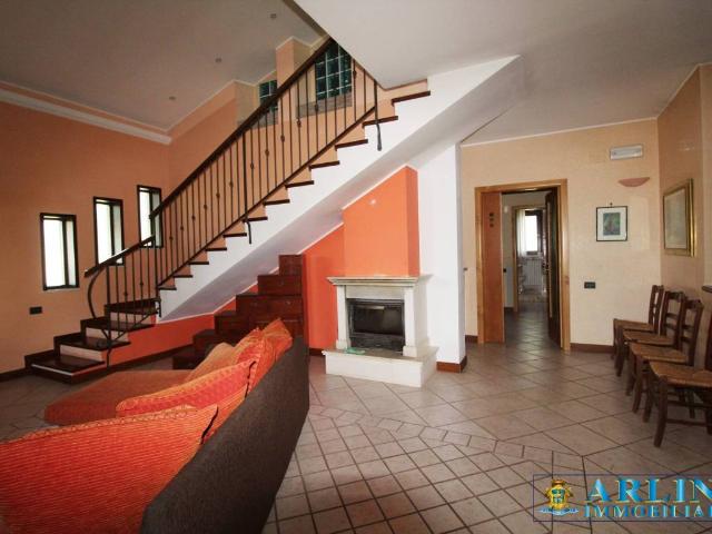 Villa Indipendente in vendita a Nocciano, Abruzzo