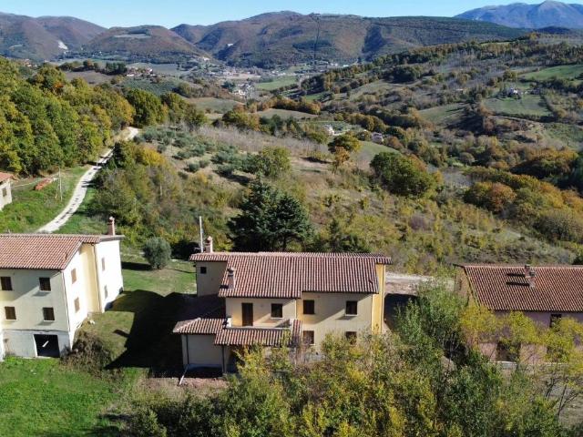 Villa Indipendente in vendita a Nocera Umbra, Umbria