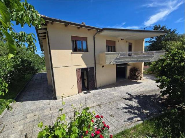 Villa Indipendente in vendita a Nocera Umbra, Umbria