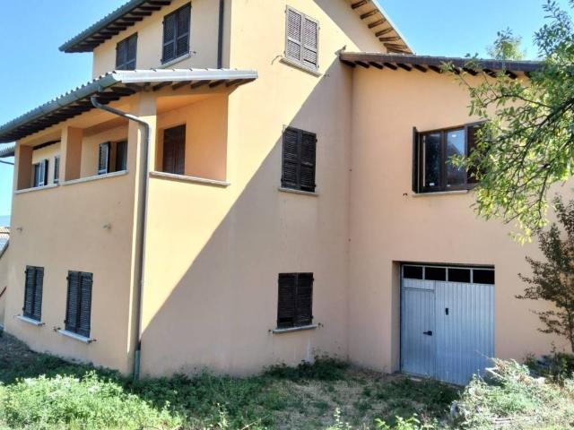 Villa Indipendente in vendita a Gaifana-Colle, Nocera Umbra