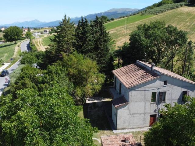 Villa Indipendente in vendita a Nocera Umbra, Umbria