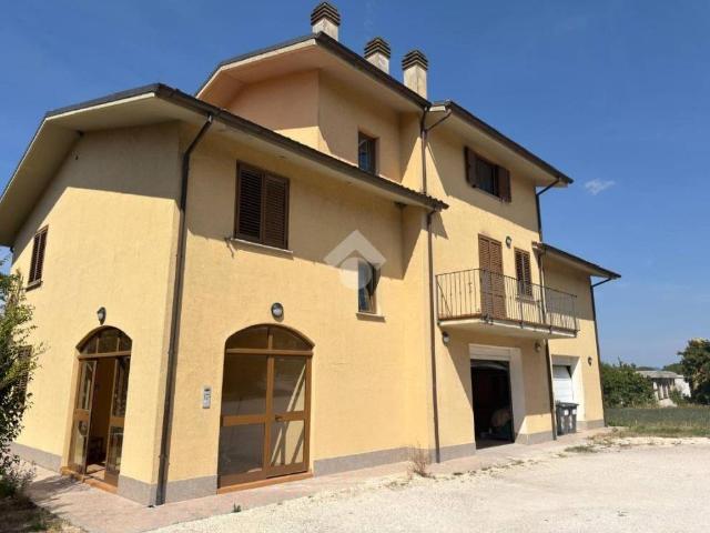 Villa Indipendente in vendita a Gaifana-Colle, Nocera Umbra