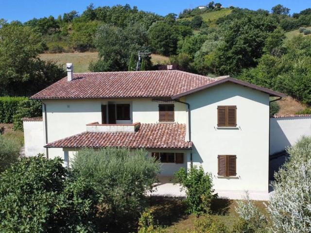 Villa Indipendente in vendita a Isola, Nocera Umbra