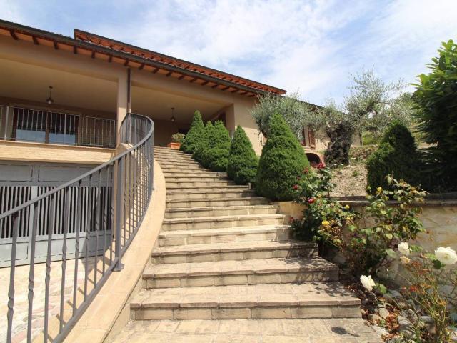Villa Indipendente in vendita a Nocera Umbra, Umbria