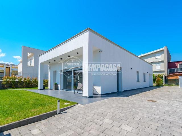 Villa Indipendente in vendita a Noceto, Reggio Emilia