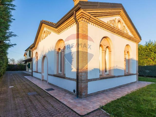 Villa Indipendente in vendita a Noceto, Reggio Emilia