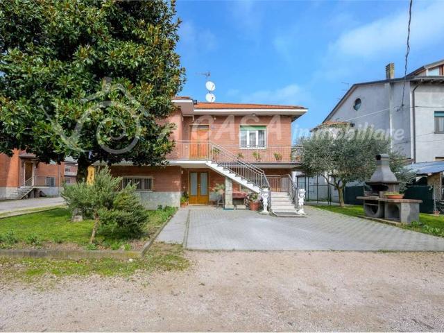 Villa Indipendente in vendita a Ponte Taro, Noceto