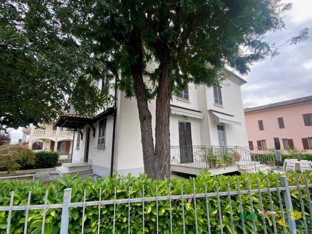 Villa Indipendente in vendita a Cantone, Noceto