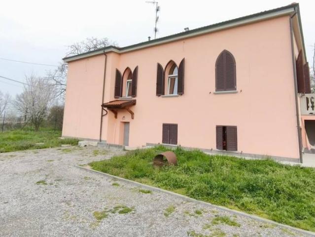 Villa Indipendente in vendita a Borghetto, Noceto
