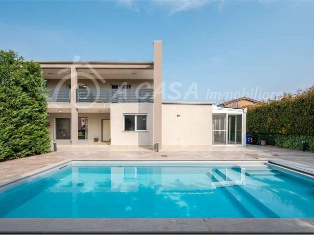 Villa Indipendente in vendita a Cantone, Noceto
