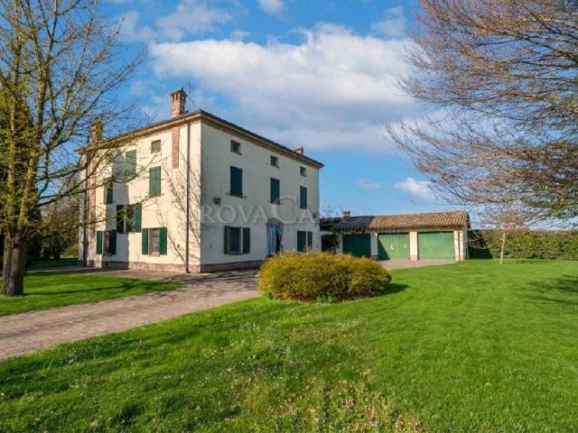 Villa Indipendente in vendita a Fontanellato, Reggio Emilia