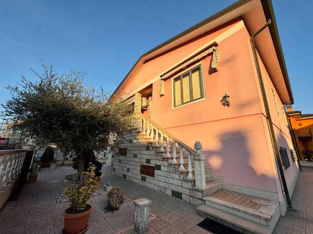 Villa Indipendente in vendita a Nogara, Veneto