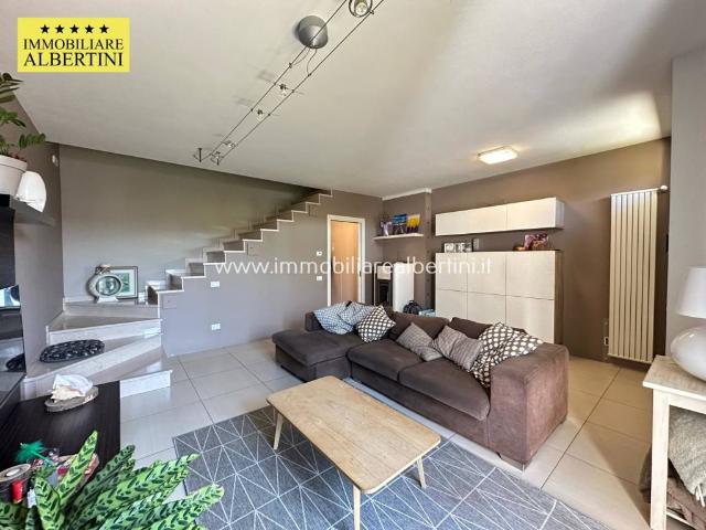 Villa Indipendente in vendita a Nogarole Rocca, Veneto