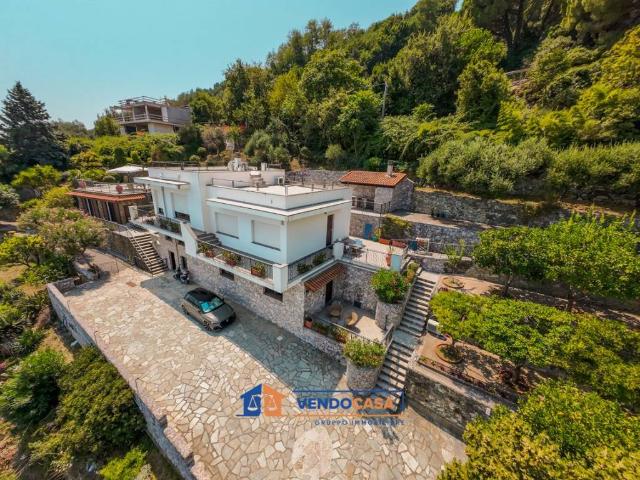 Villa Indipendente in vendita a Noli, Liguria