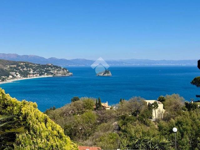 Villa Indipendente in vendita a Noli, Liguria