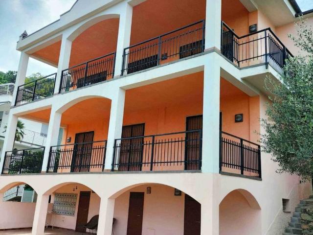 Villa Indipendente in vendita a Noli, Liguria