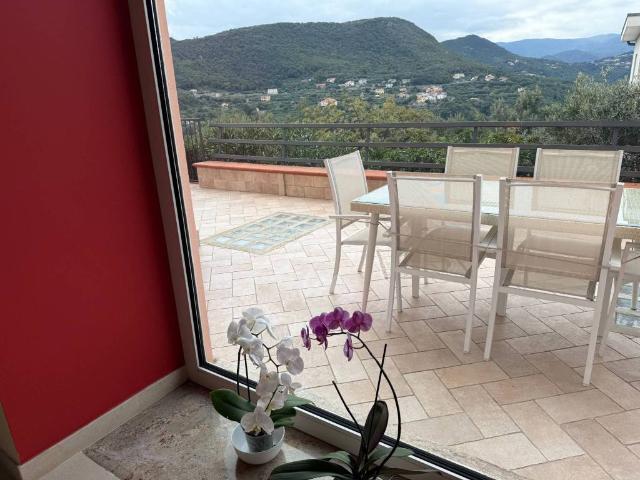 Villa Indipendente in vendita a Gandoglia, Noli