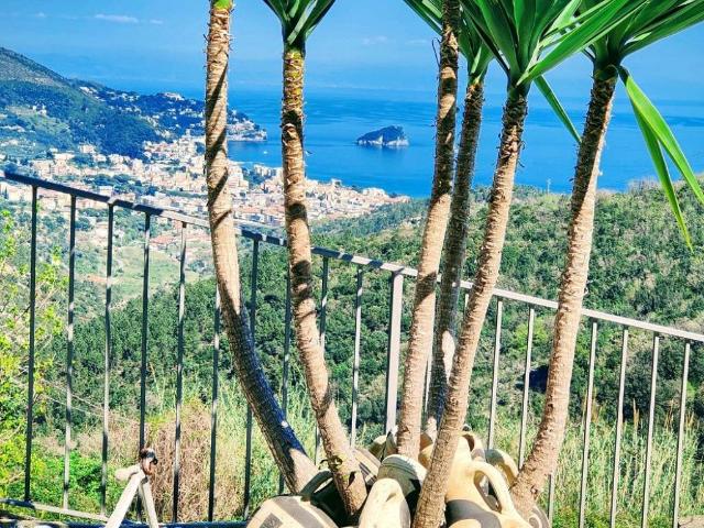 Villa Indipendente in vendita a Gandoglia, Noli