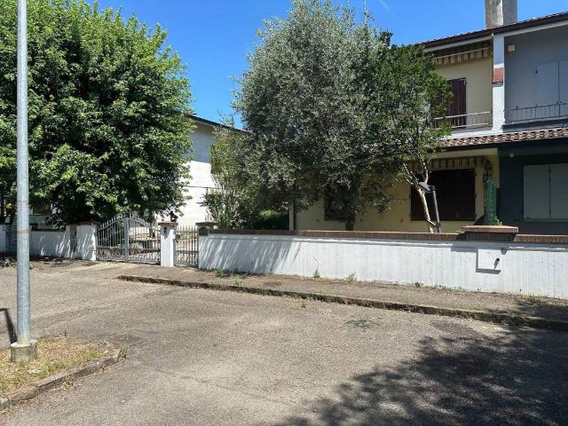 Villa Indipendente in vendita a Unione dei comuni del Sorbara, Nonantola
